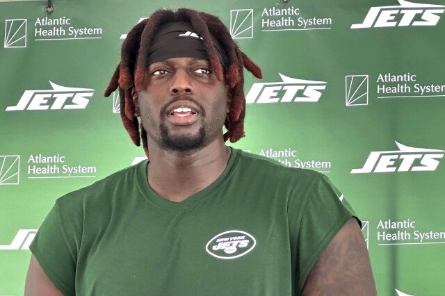 Jogador da linha defensiva dos Jets, Javon Kinlaw, fica emocional ao refletir sobre sua jornada: 'Nunca desisti'